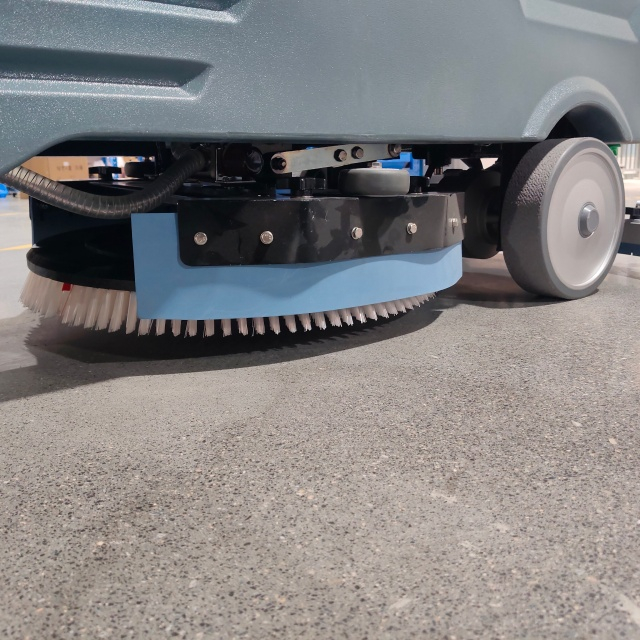 KUER XJ80D floor scrubber's 21inch brush